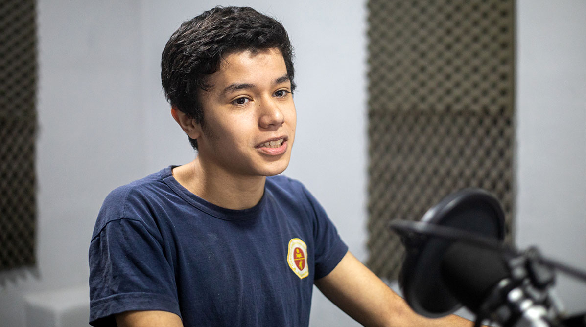 SANTINO -Dalle strade di Posadas al Futuro Digitale- la storia di Santino tra sogni di gloria e bit